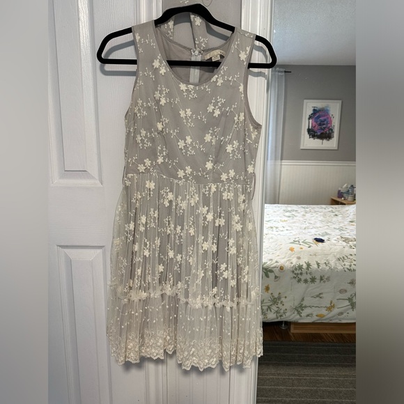 Women’s dress in excellent condition. - Picture 1 of 4